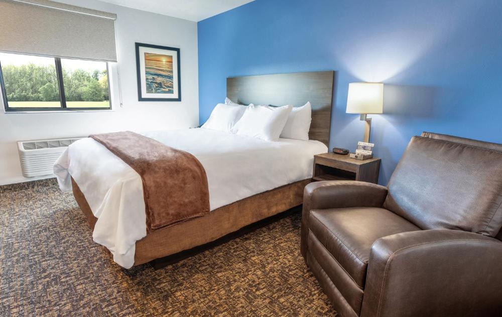 Standard Queen Room interior